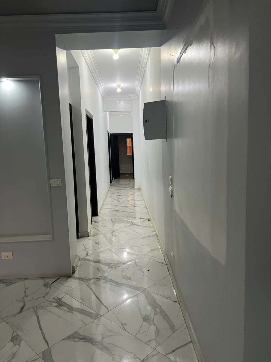 شقه للإيجار الحي السابع ارضي مرتفع 170 متر سكنى او إداري