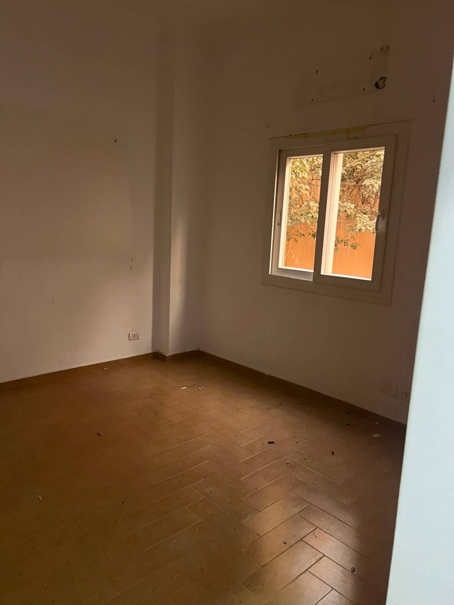 شقه للإيجار الحي السابع ارضي مرتفع 170 متر سكنى او إداري