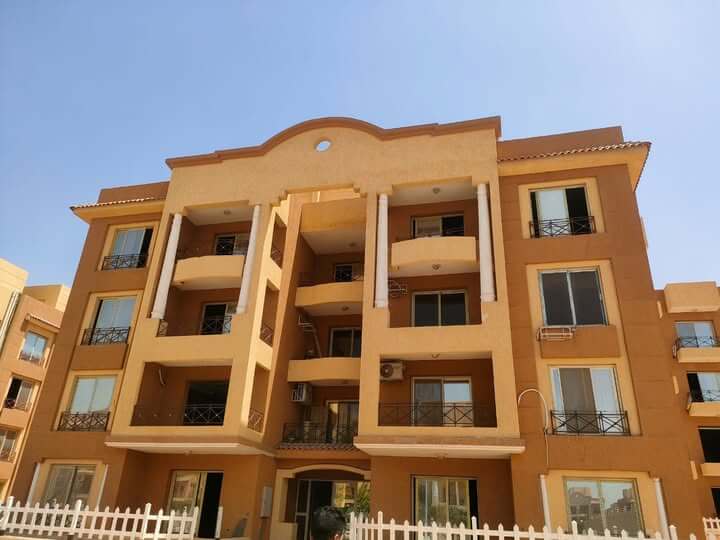 ارضي بجاردن نص تشطيب بكمبوند الخمايل مساحه ١٧٧ متر
