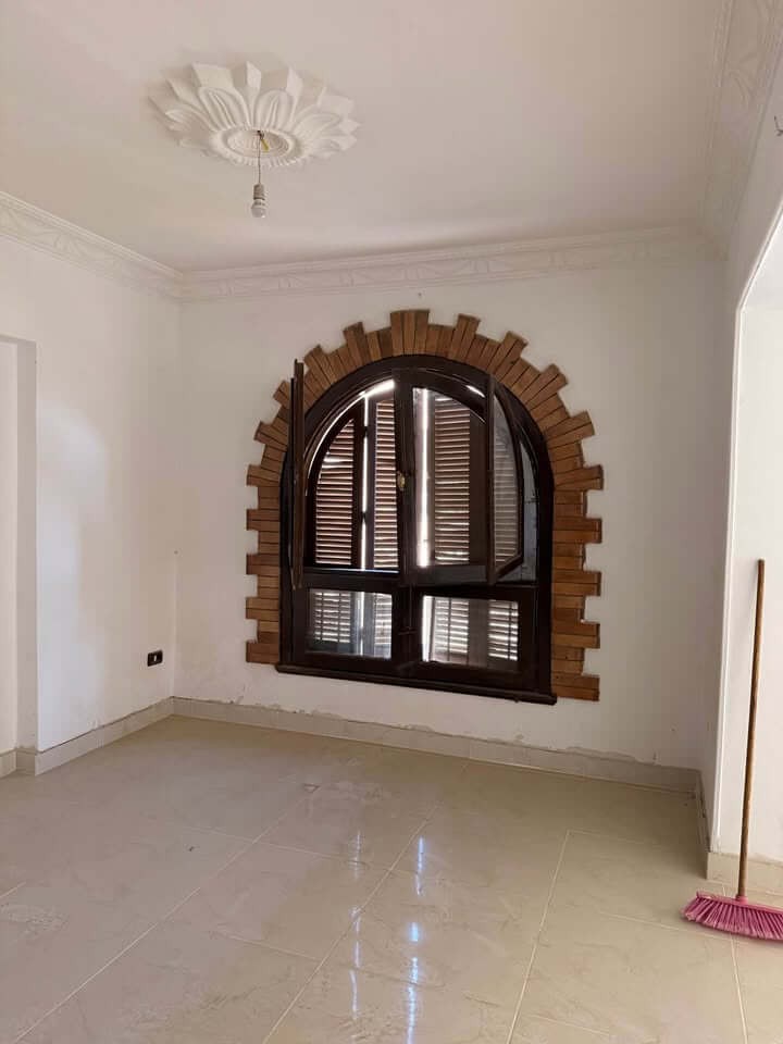 شقة للبيع الحى الاول عمارات البنك مساحة 108 متر 3 غرف