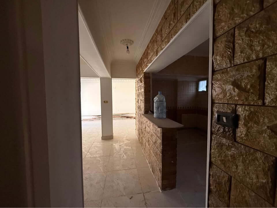 شقة للبيع الحى الاول عمارات البنك مساحة 108 متر 3 غرف