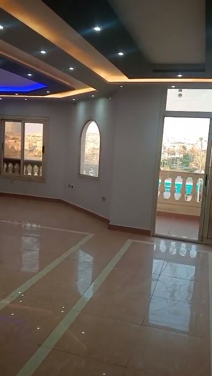 شقه للبيع ٢٠٠ متر بالشيخ زايد الحي ٣ مج ٣ الدور الثالث سوبر لوكس