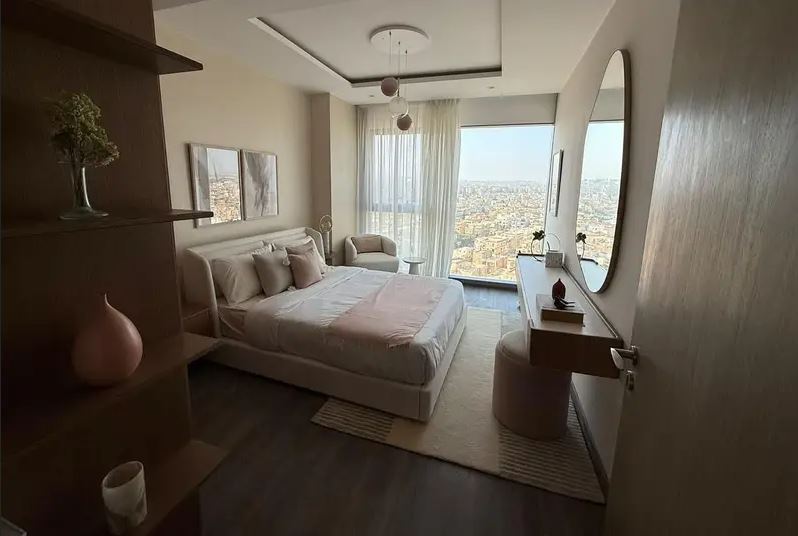 شقه متشطبه بالمطبخ ف الشيخ زايد بجانب نادي الاهلي
