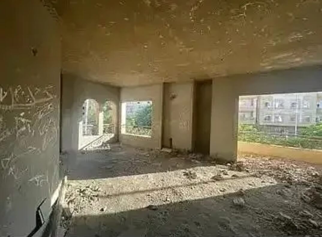 فيلا مميزة للبيع الحي السابع كل دور مساحه 300 متر جراج خاص