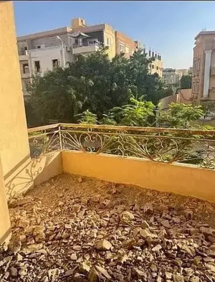 فيلا مميزة للبيع الحي السابع كل دور مساحه 300 متر جراج خاص