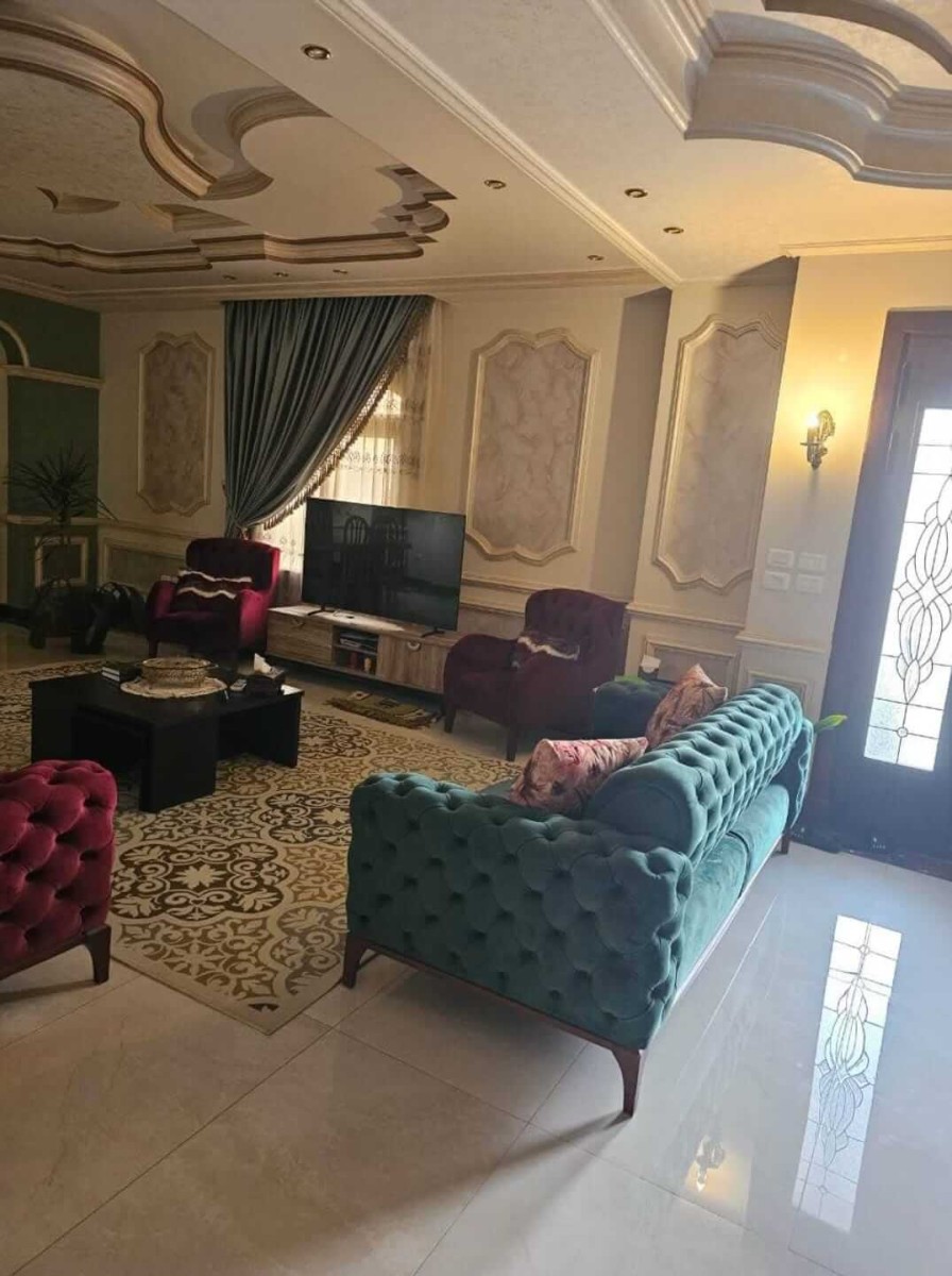 فيلا للبيع في أرقى مواقع الشيخ زايد الحي السابع 643 متر