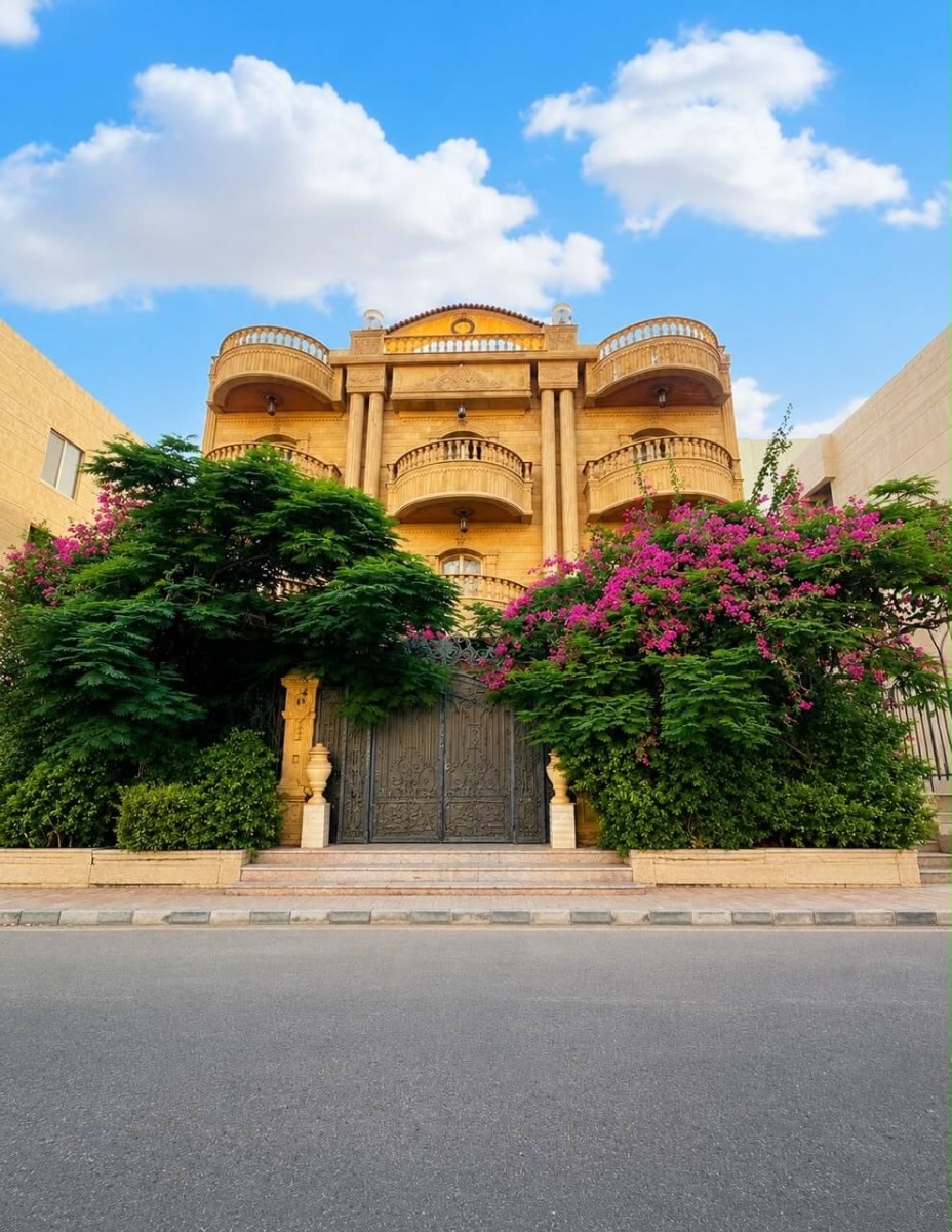 عمارة كاملة للإيجار الحى 11 المجاورة الاولى 3 أدوار شقق وروف