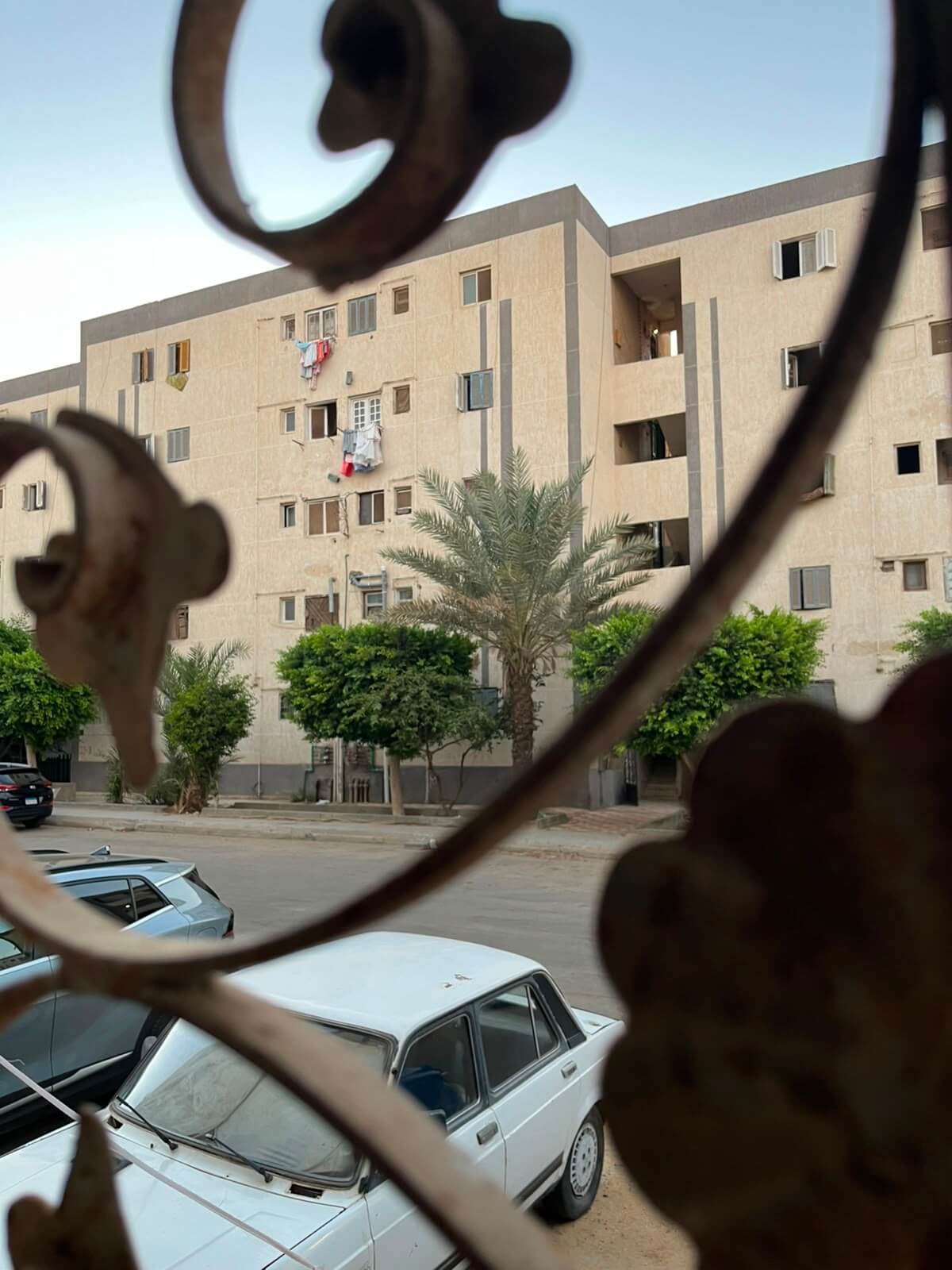 شقه للبيع الحى 3 مجاورة ثانية عمارات تعاونيات الدور الارضي