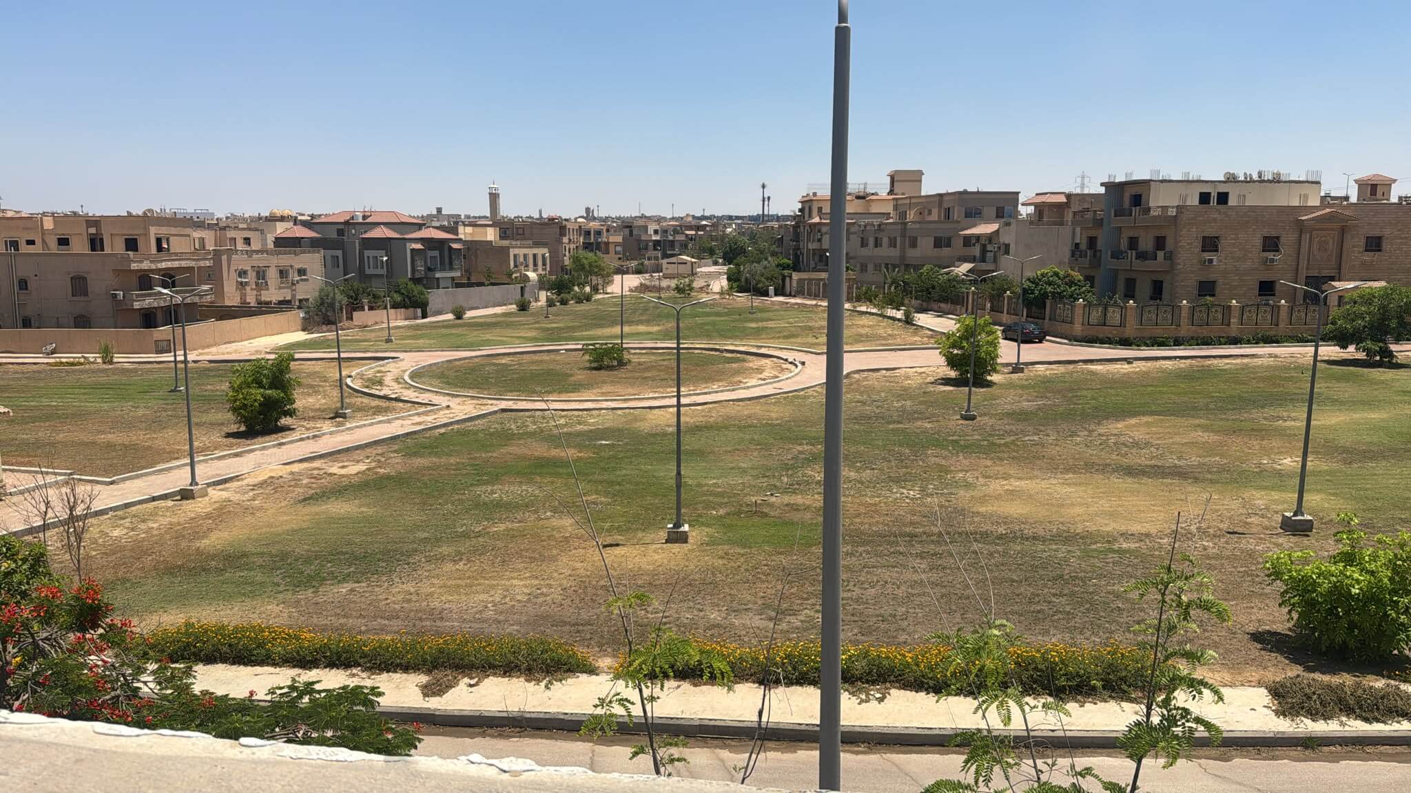 للبيع تاون هاوس كورنر الحي التاسع المجاورة الرابعه مشروع دوفيل