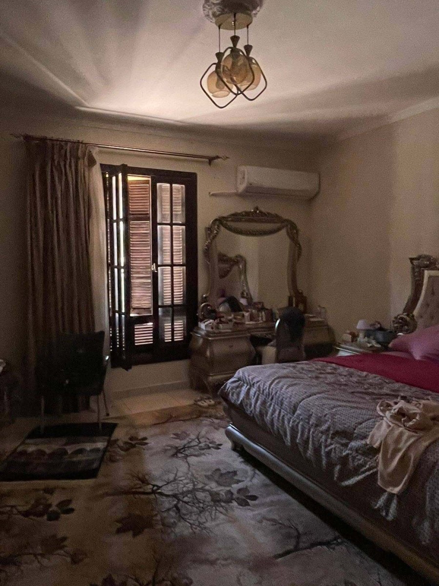 فيلا دوبلكس للايجار الحي الثامن ارضي واول بجنينه مساحة 350 متر