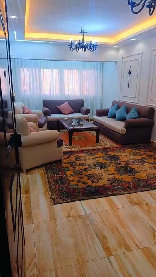 شقه للبيع الحى الأول دور تانى مساحة 108 متر عمارات البنك