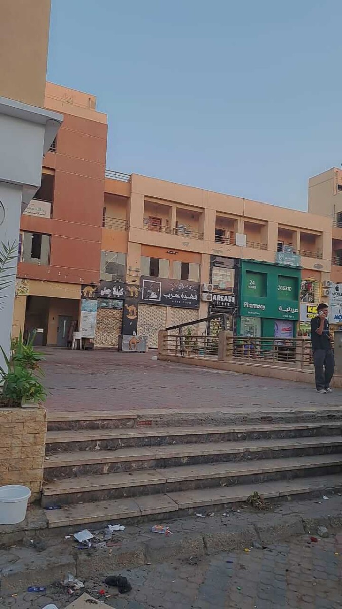 محل للبيع في الشيخ زايد بمول المعز 64م مؤجر لبراند بعائد 30 ألف