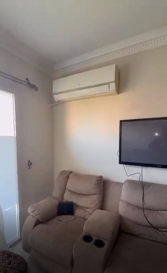 شقه للايجار روضة زايد دور تانى اسانسير مفروشة الغرف مكيفة